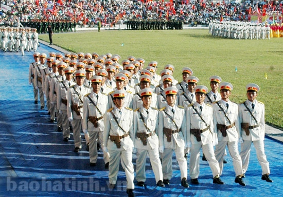 Phát huy truyền thống, xây dựng lực lượng vũ trang ngày càng lớn mạnh ảnh 1