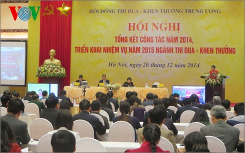 Khen thưởng đúng người, đúng thành tích, hướng về cơ sở ảnh 1