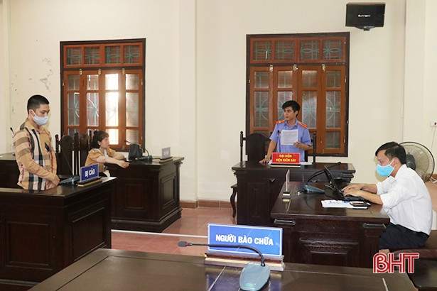 Đòi nợ không thành, đâm chủ quán bị thương