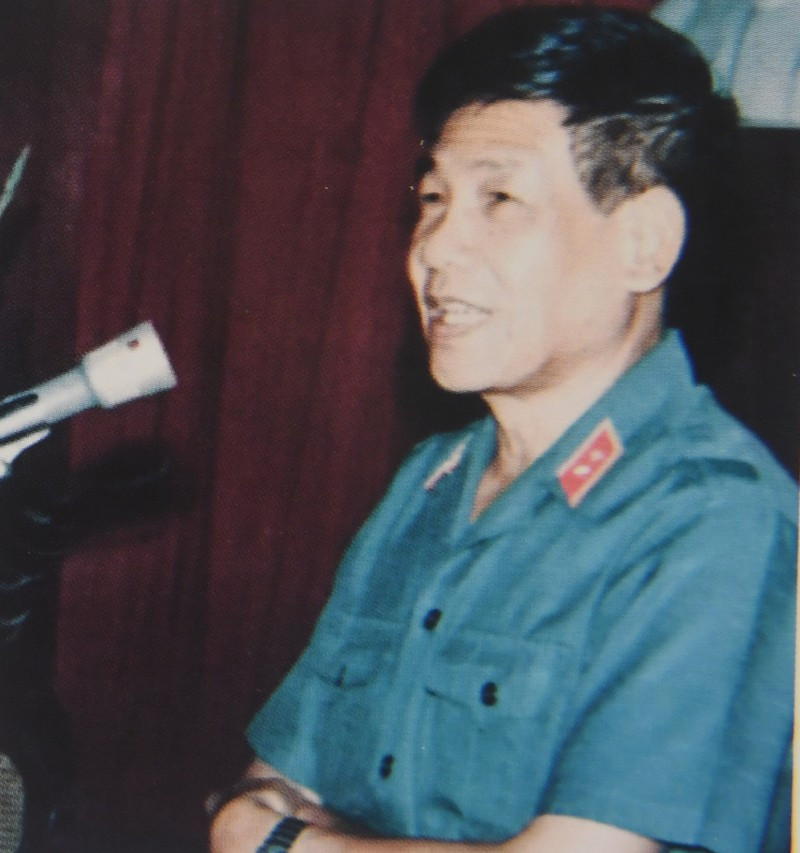 những hình ảnh quý hiếm về cuộc đời binh nghiệp của tổng bí thư lê khả phiêu hình 8 Những hình ảnh quý hiếm về cuộc đời binh nghiệp của cố Tổng Bí thư Lê Khả Phiêu