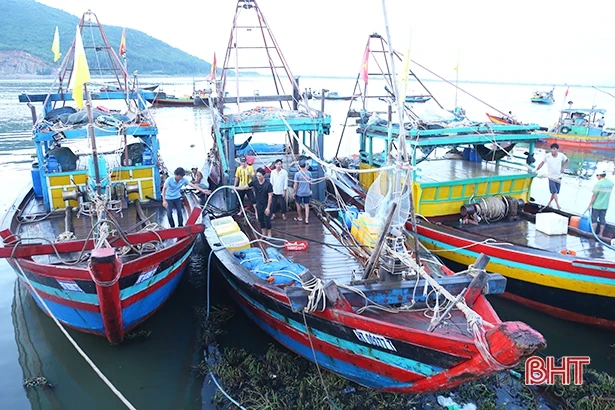 Khắc phục “thẻ vàng” ở Hà Tĩnh: Đến lúc xử lý nghiêm tàu cá chưa định vị vệ tinh vẫn ra biển!