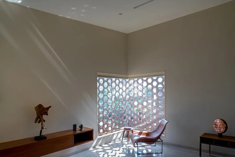 Nhà 2 tầng lấy ý tưởng từ những viên kim cương