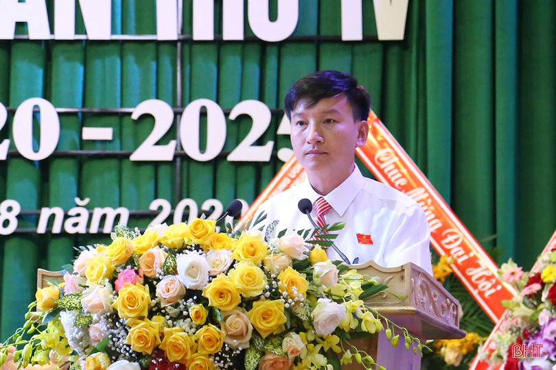 Đồng chí Nguyễn Thế Hoàn tái đắc cử chức Bí thư Huyện ủy Lộc Hà