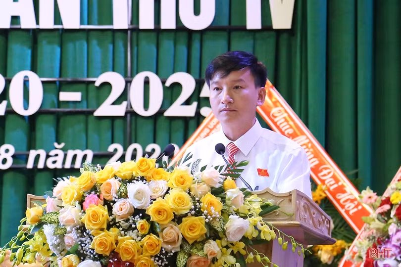 Đồng chí Nguyễn Thế Hoàn tái đắc cử chức Bí thư Huyện ủy Lộc Hà