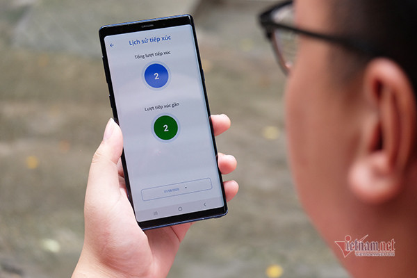Dữ liệu về lịch sử tiếp xúc trên ứng dụng Bluezone chỉ được dùng vào mục đích phòng, chống dịch Covid-19. Thông tin này được quy định rõ tại phần Điều khoản sử dụng. Ảnh: Trọng Đạt Lịch sử tiếp xúc Bluezone gồm những gì, được sử dụng ra sao?