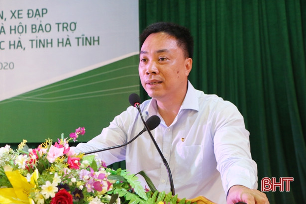 Vietcombank Hà Tĩnh trao tặng 350 triệu đồng cho công tác an sinh xã hội ở Lộc Hà