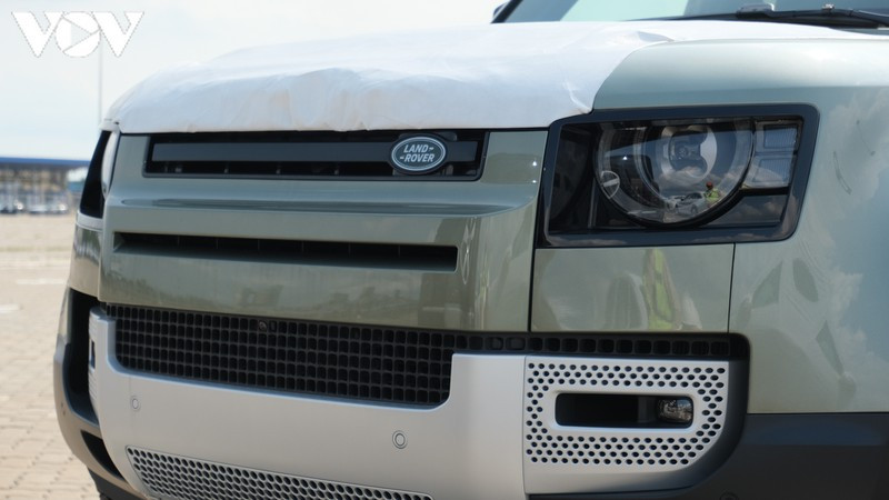 cận cảnh land rover defender thế hệ mới vừa xuất hiện tại việt nam hình 2 Cận cảnh Land Rover Defender thế hệ mới vừa xuất hiện tại Việt Nam