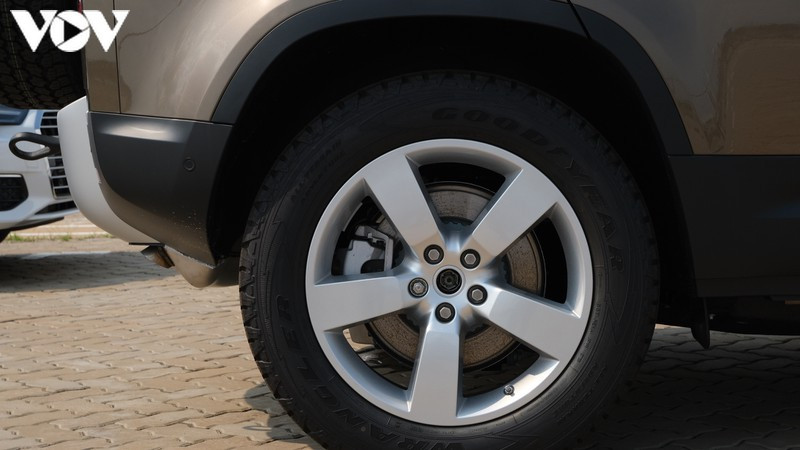 cận cảnh land rover defender thế hệ mới vừa xuất hiện tại việt nam hình 4 Cận cảnh Land Rover Defender thế hệ mới vừa xuất hiện tại Việt Nam