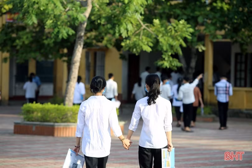 Ngày thi thứ 2 tốt nghiệp THPT ở Hà Tĩnh: Quy định phòng dịch tiếp tục được triển khai nghiêm ngặt