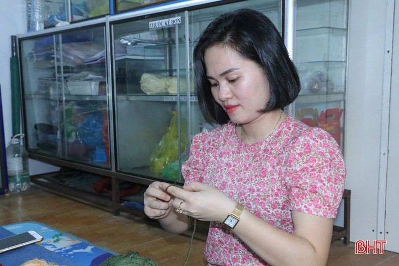 Người Hà Tĩnh làm nhiều “tai giả” tặng y bác sỹ Đà Nẵng chống dịch Covid-19