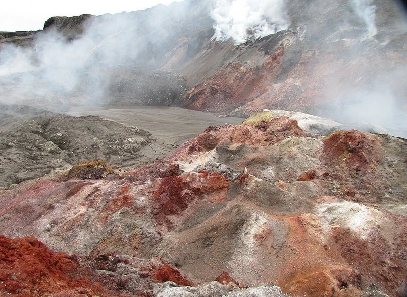 Bí ẩn đằng sau những ngọn đồi tự bốc khói hàng thế kỷ