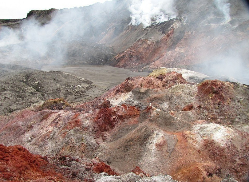 Bí ẩn đằng sau những ngọn đồi tự bốc khói hàng thế kỷ