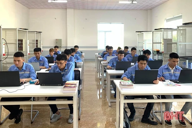 Xây dựng Trường Cao đẳng Công nghệ Hà Tĩnh đạt chuẩn quốc gia vào năm 2025