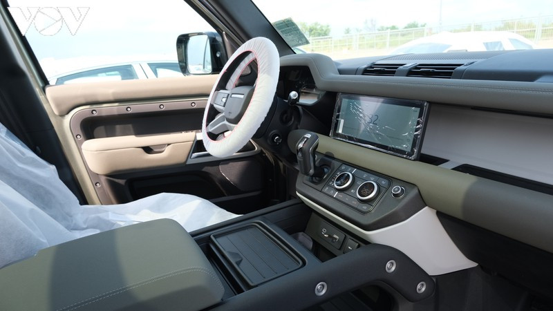 cận cảnh land rover defender thế hệ mới vừa xuất hiện tại việt nam hình 9 Cận cảnh Land Rover Defender thế hệ mới vừa xuất hiện tại Việt Nam