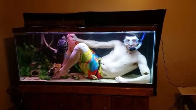 Hài hước khi đàn ông cũng chỉ là những “đứa trẻ to xác”