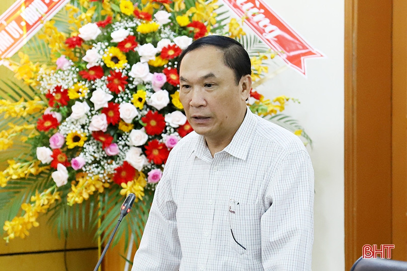 Lãnh đạo Hà Tĩnh chúc mừng Đảng bộ Khối các cơ quan và doanh nghiệp tỉnh nhân ngày thành lập