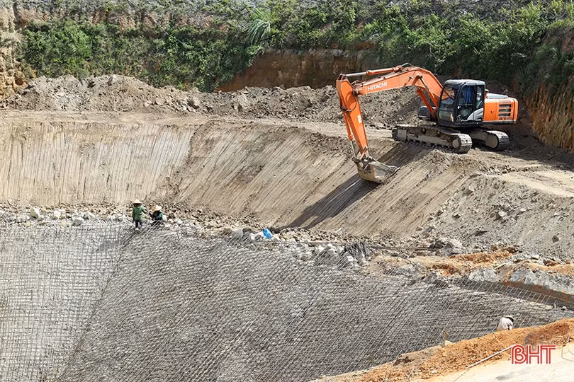 Hoàn thành trên 80% hạng mục xây dựng tại Nhà máy Thủy điện Ngàn Trươi