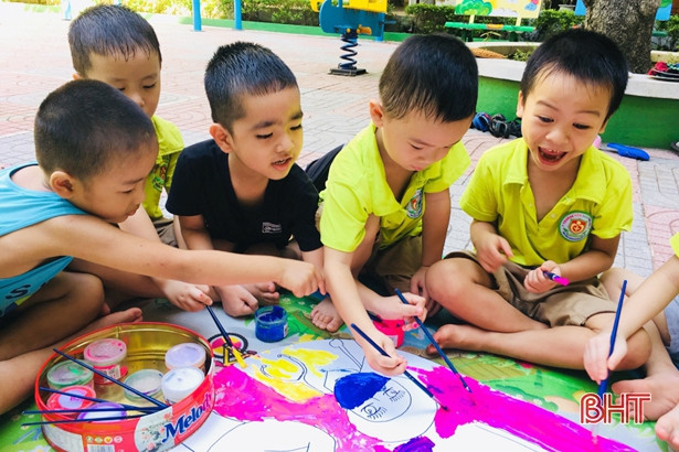 Các “họa sỹ” mầm non Trí Đức vẽ tranh phòng chống dịch Covid-19 ảnh 12 Các “họa sỹ” mầm non Trí Đức vẽ tranh phòng chống dịch Covid-19