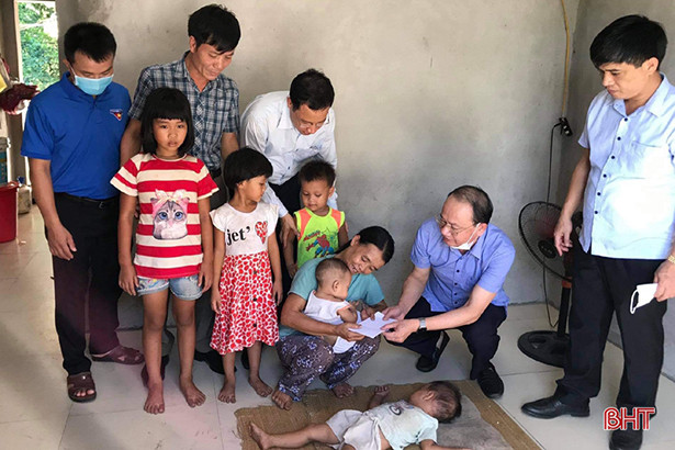 28 triệu đồng đến với gia đình bố bị tai nạn nguy cơ sống thực vật