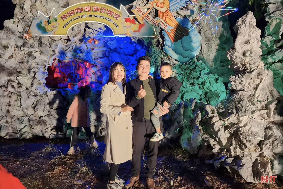 Người dân Hà Tĩnh đón Giáng sinh an lành, đầm ấm