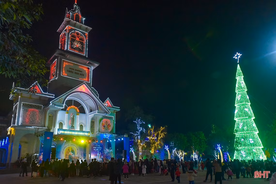 Người dân Hà Tĩnh đón Giáng sinh an lành, đầm ấm