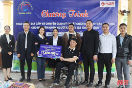 Công ty Hoàng Gia Phát trao sinh kế cho người khuyết tật Hà Tĩnh
