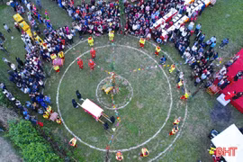 Nhiều trò chơi dân gian đặc sắc tại Lễ hội tìm trâu và mở cửa rừng