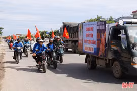 Gần 400 người dân diễu hành tuyên truyền phòng, chống ma túy ở Vũng Áng