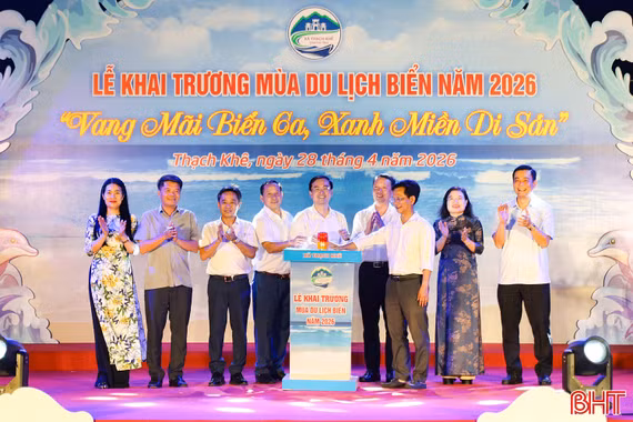 Khai trương du lịch biển Thạch Hải: Vang mãi biển ca - Xanh miền di sản
