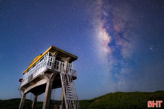 Ngắm dải Ngân Hà đẹp kỳ ảo trên trời đêm Hà Tĩnh