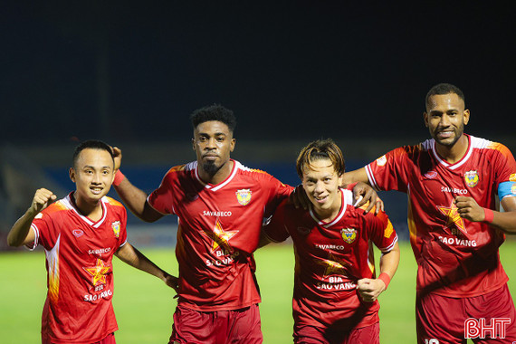 Hồng Lĩnh Hà Tĩnh vs Thanh Hoá: Sự cố hi hữu và bàn thắng quyết định