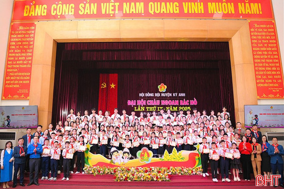 1.560 học sinh được tuyên dương "Cháu ngoan Bác Hồ"