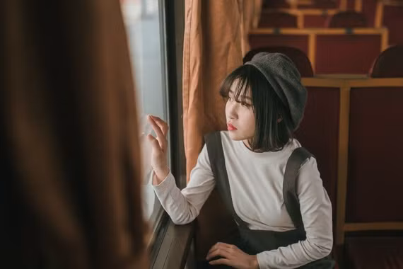 yeu chan thanh khoang cach xa den may cung hoa gan