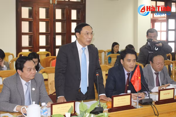 nang tam hop tac cong tac dan toc viet nam lao