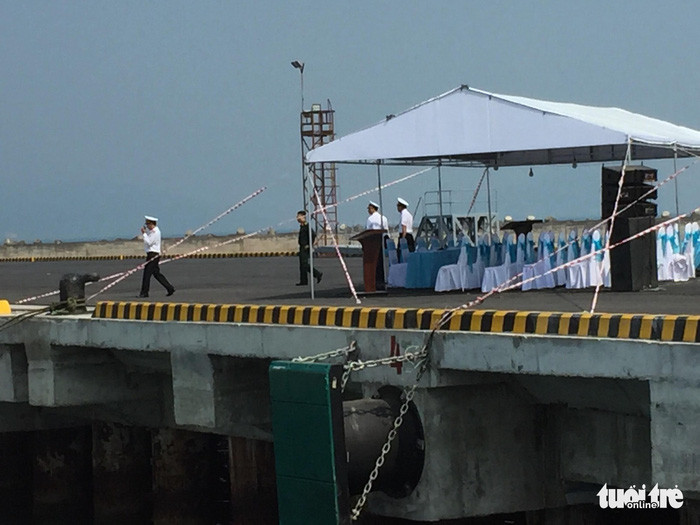 Tàu sân bay Mỹ đã neo đậu trong Vịnh Đà Nẵng ảnh 6 tau san bay my da neo dau trong vinh da nang