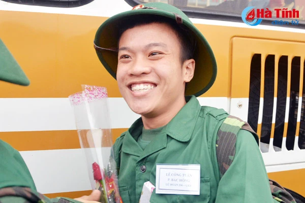 ha tinh tien 1 000 tan binh len duong lam nhiem vu