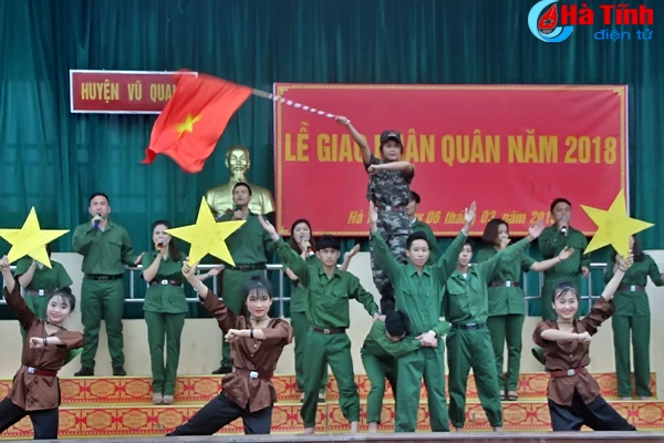 ha tinh tien 1 000 tan binh len duong lam nhiem vu