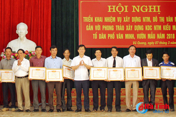 vu quang phan dau 100 xa dat chuan ntm nam 2018