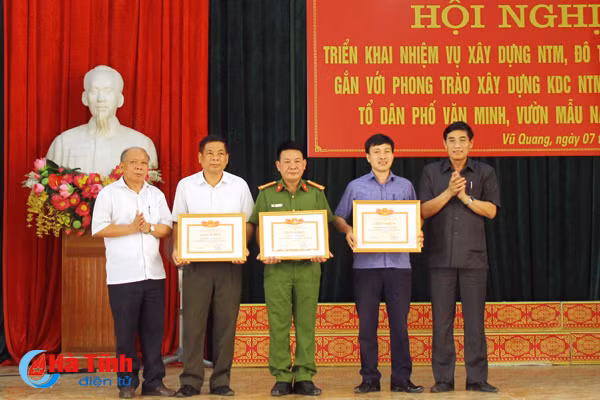 vu quang phan dau 100 xa dat chuan ntm nam 2018