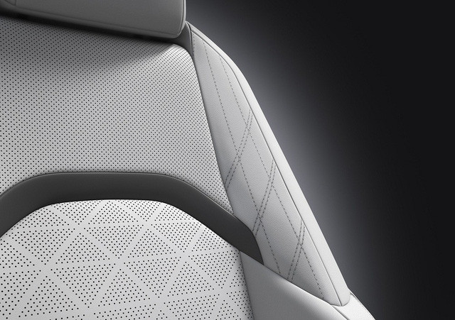 lexus ux cau tra loi cua nguoi nhat voi bmw x1