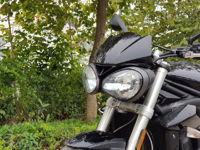 triumph street triple s naked bike 800cc danh cho voc dang nguoi viet