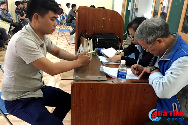 hon 500 lao dong tham gia ngay hoi tuyen dung cua formosa ha tinh