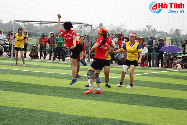 video xem bong hong tranh tai bong da tro tai nau an dip 8 3