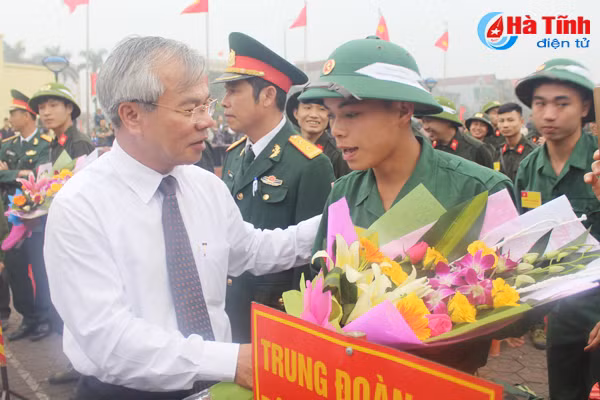 Cẩm Xuyên tổ chức khám sức khỏe cho thanh niên tham gia nhập ngũ