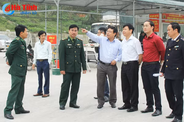 cua khau cau treo phai thanh diem den khong la diem qua