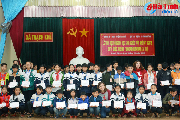 zft trao 581 suat hoc bong cho hoc sinh ngheo vuot kho hoc gioi ha tinh