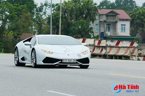 Video: Mãn nhãn với dàn siêu xe Car & Passion 2018 qua TP. Hà Tĩnh