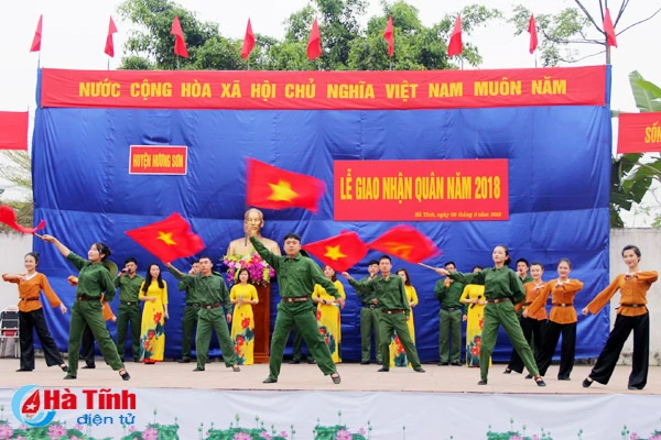 ha tinh tien 1 000 tan binh len duong lam nhiem vu