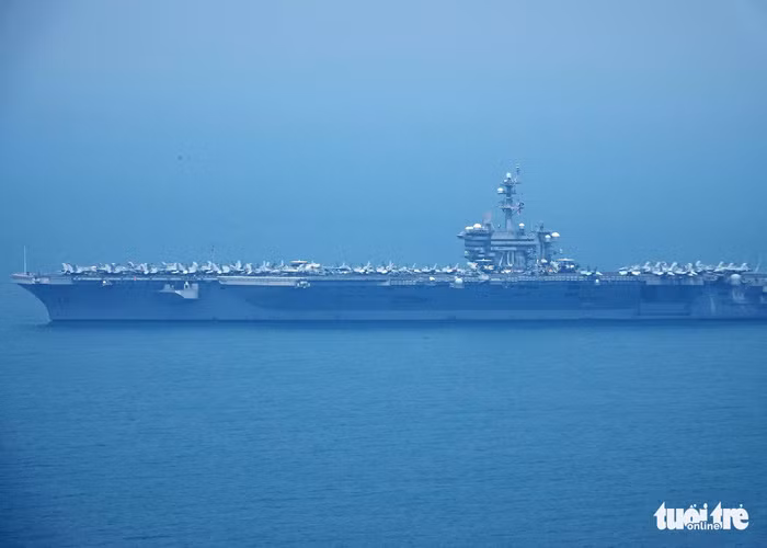 tau san bay my da neo dau trong vinh da nang