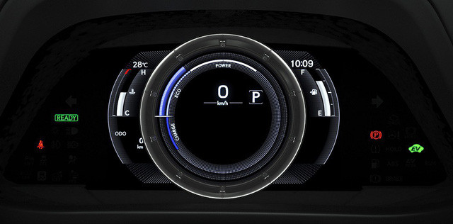 lexus ux cau tra loi cua nguoi nhat voi bmw x1
